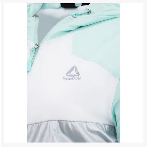 NWT Women’s Reebok Fleece Lined Windbreaker Jacket - Picture 3 of 13